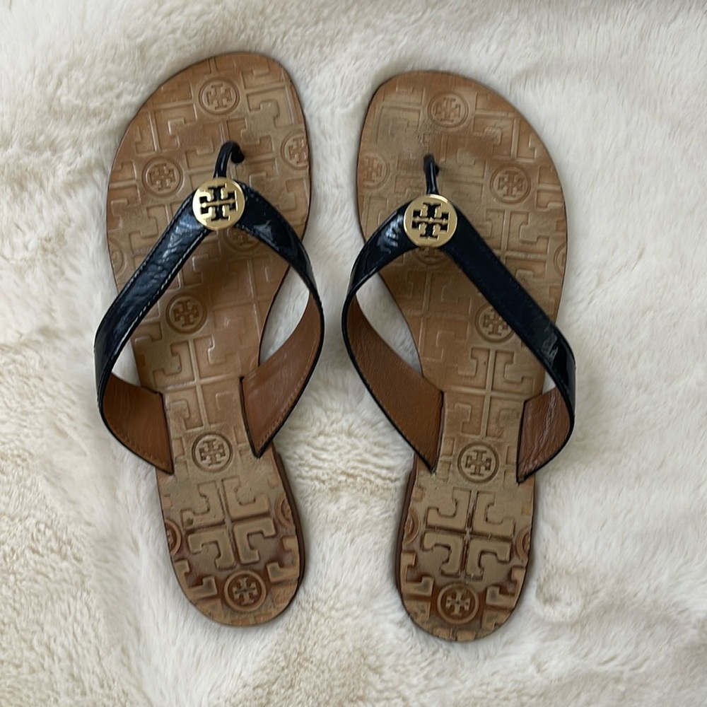 Tory Burch Thora Thong Black Patent leather Sandals size 8M